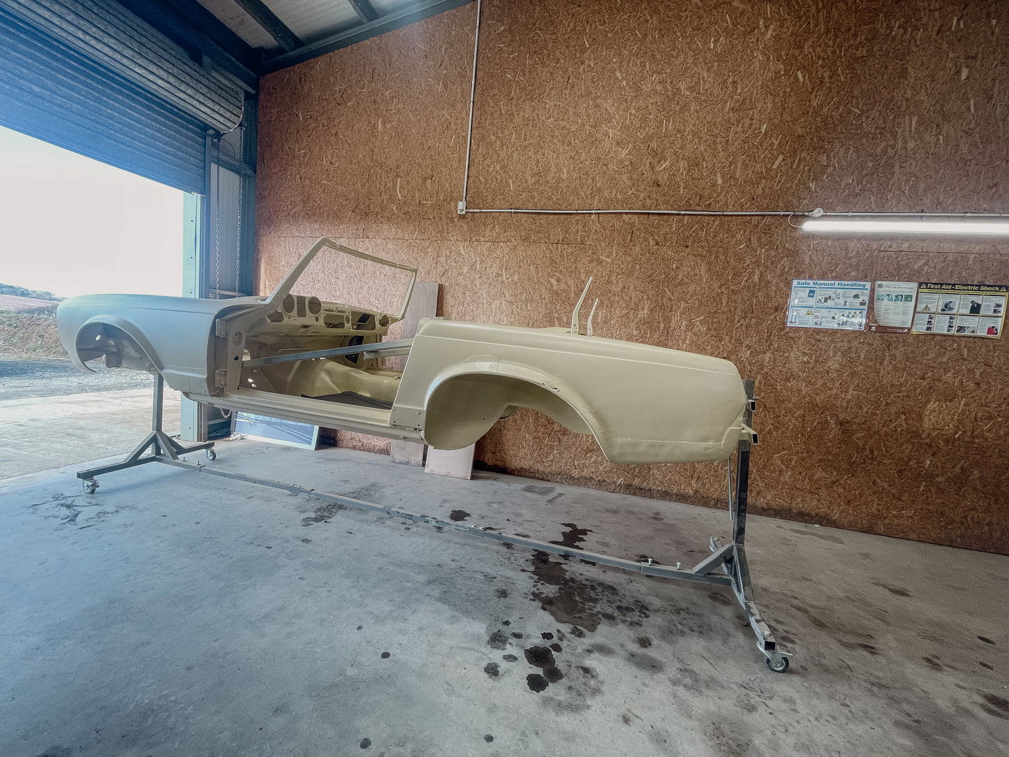 Mercedes 1966 230SL Manual [Born Again]