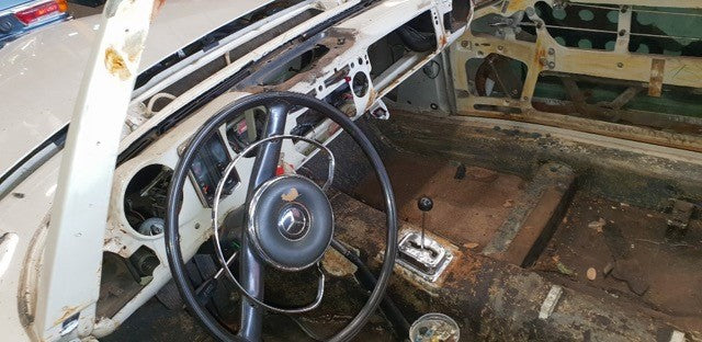 Mercedes 1966 230SL Auto [Fully Restored]